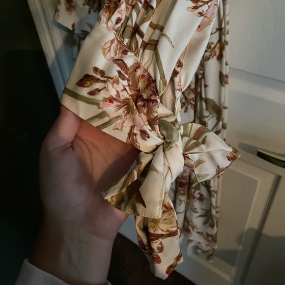 H&M Floral Long Sleeve Dress - Size 0 - Picture 4 of 5